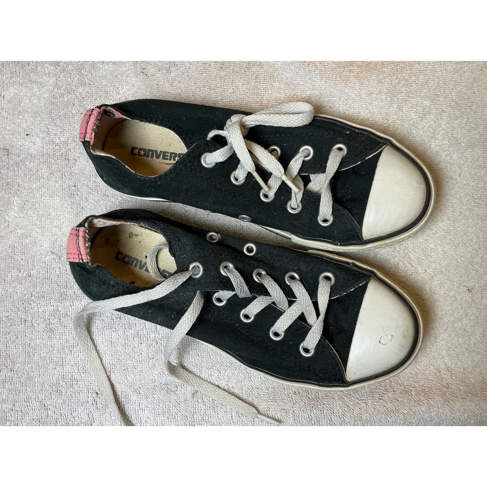 Converse All Star Low Top Black Canvas‎ Sneakers Youth Size 2 Pink Heel Accent